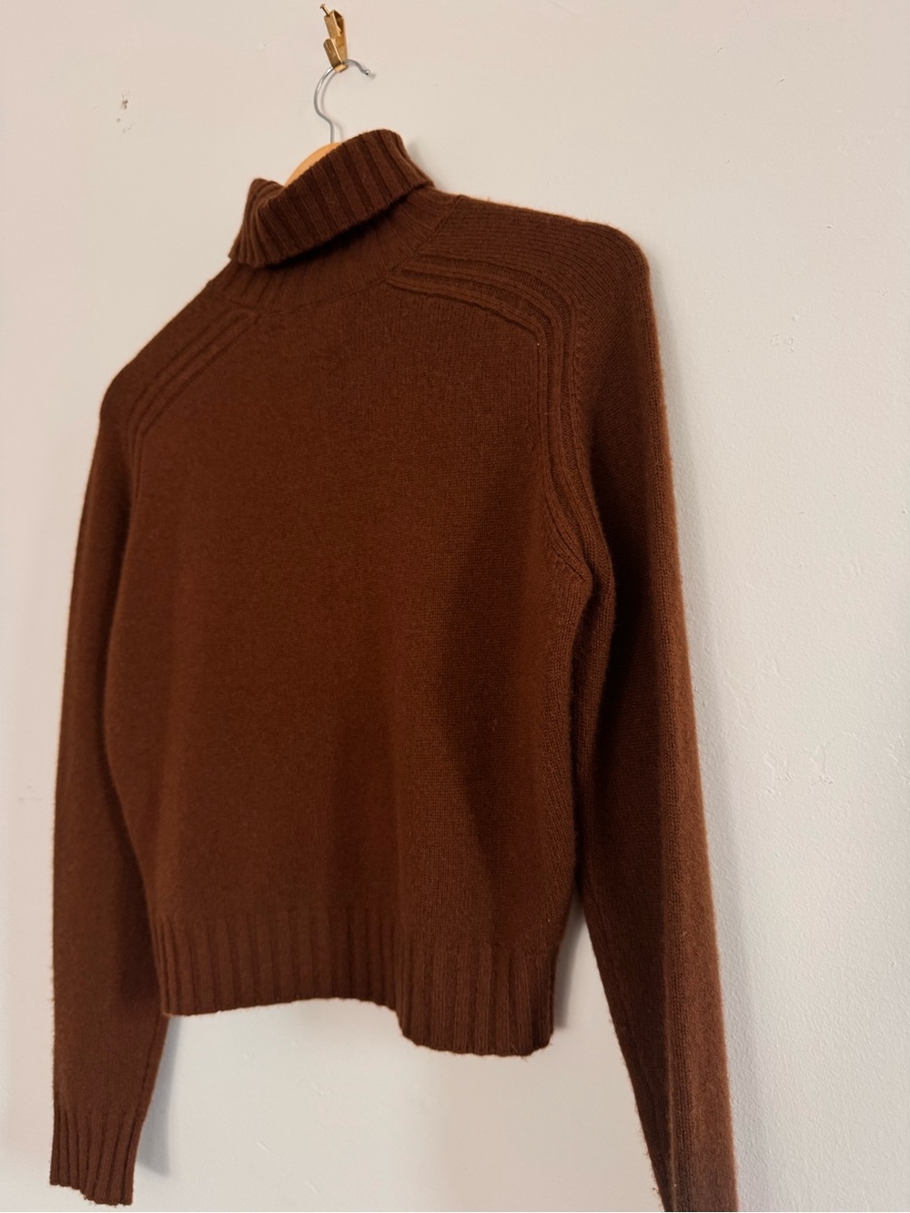 Doen Chocolate Brown Ribbed Turtleneck Sweater - Picture 3 of 4